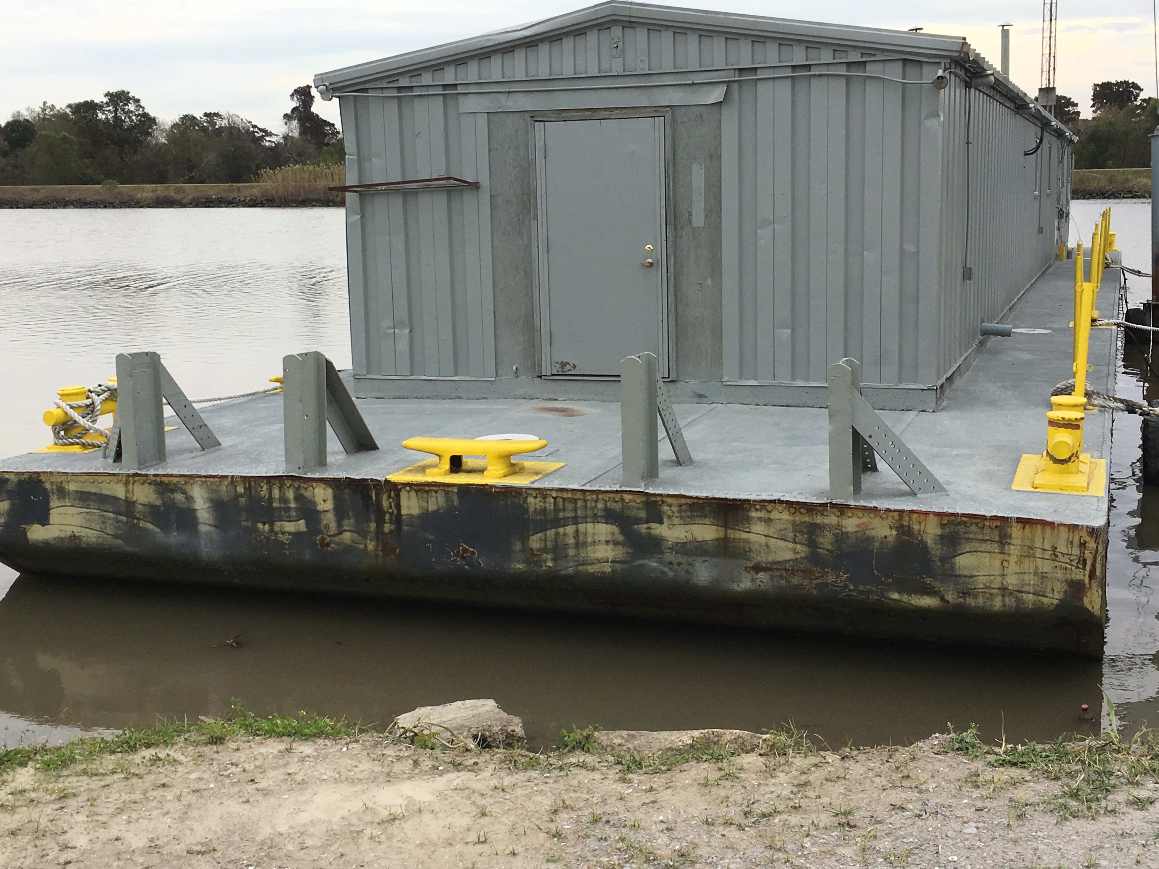 barge1